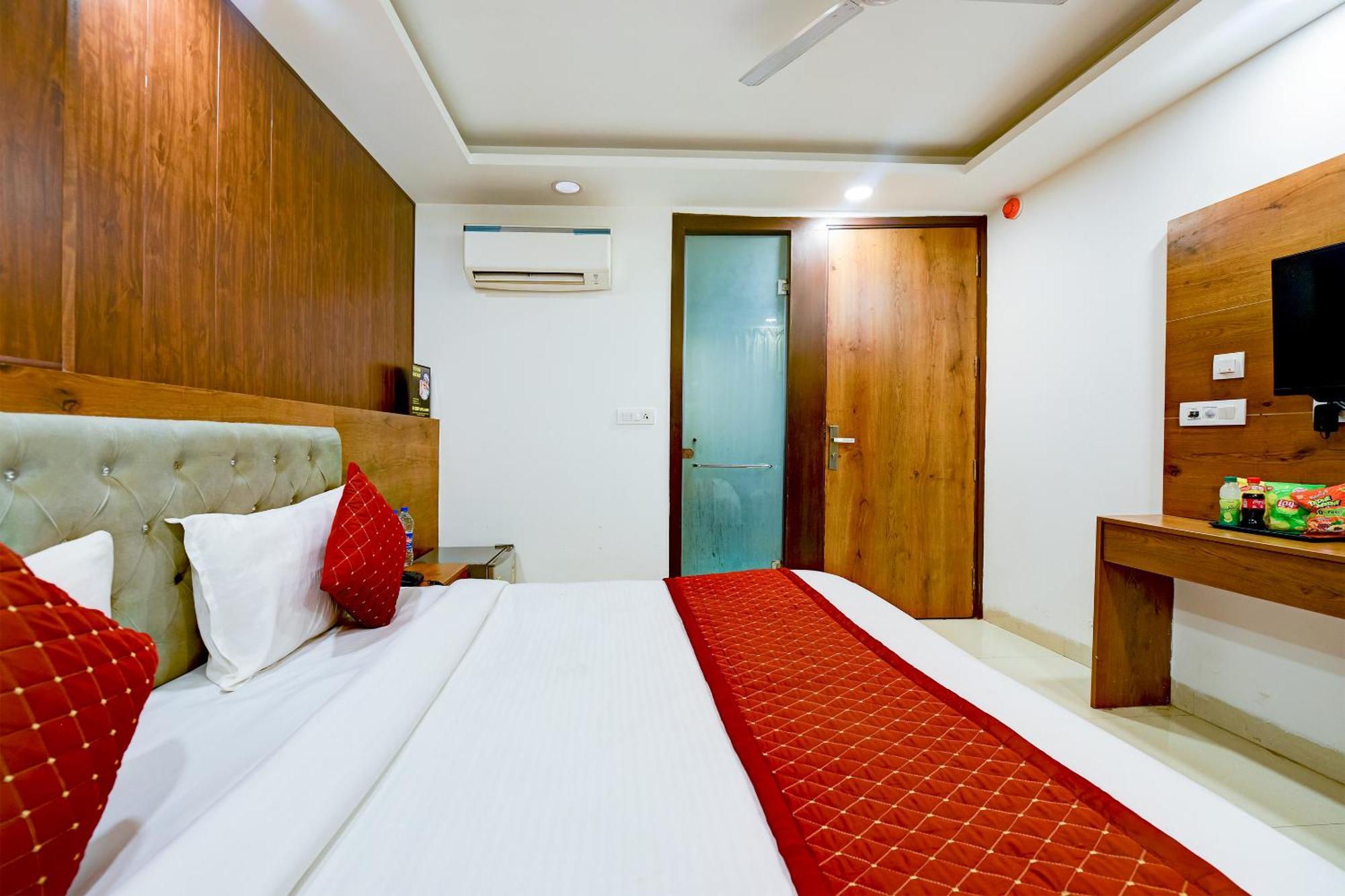 Hotel Grand Qubic Near Delhi Airport New Delhi Exteriör bild