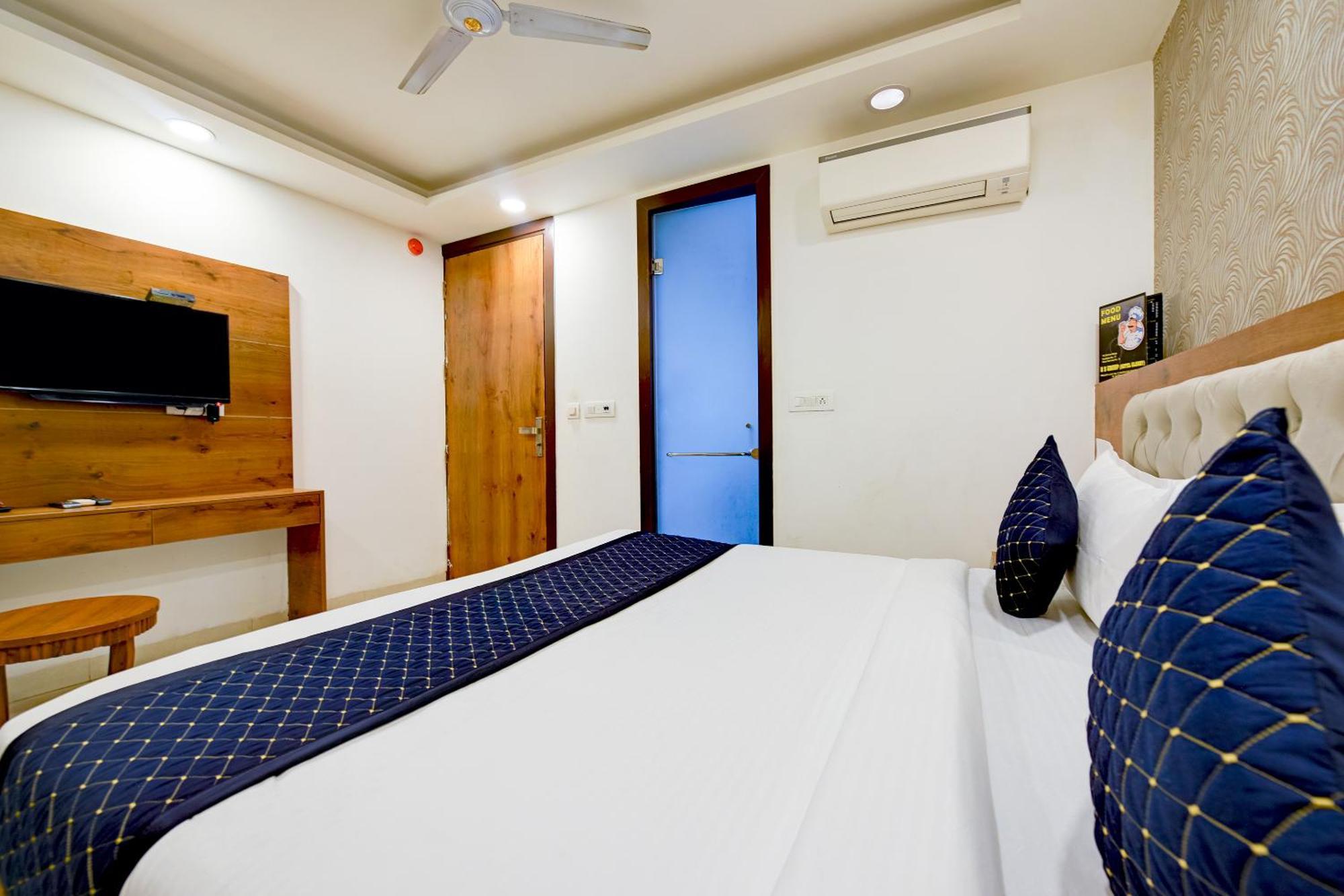 Hotel Grand Qubic Near Delhi Airport New Delhi Exteriör bild