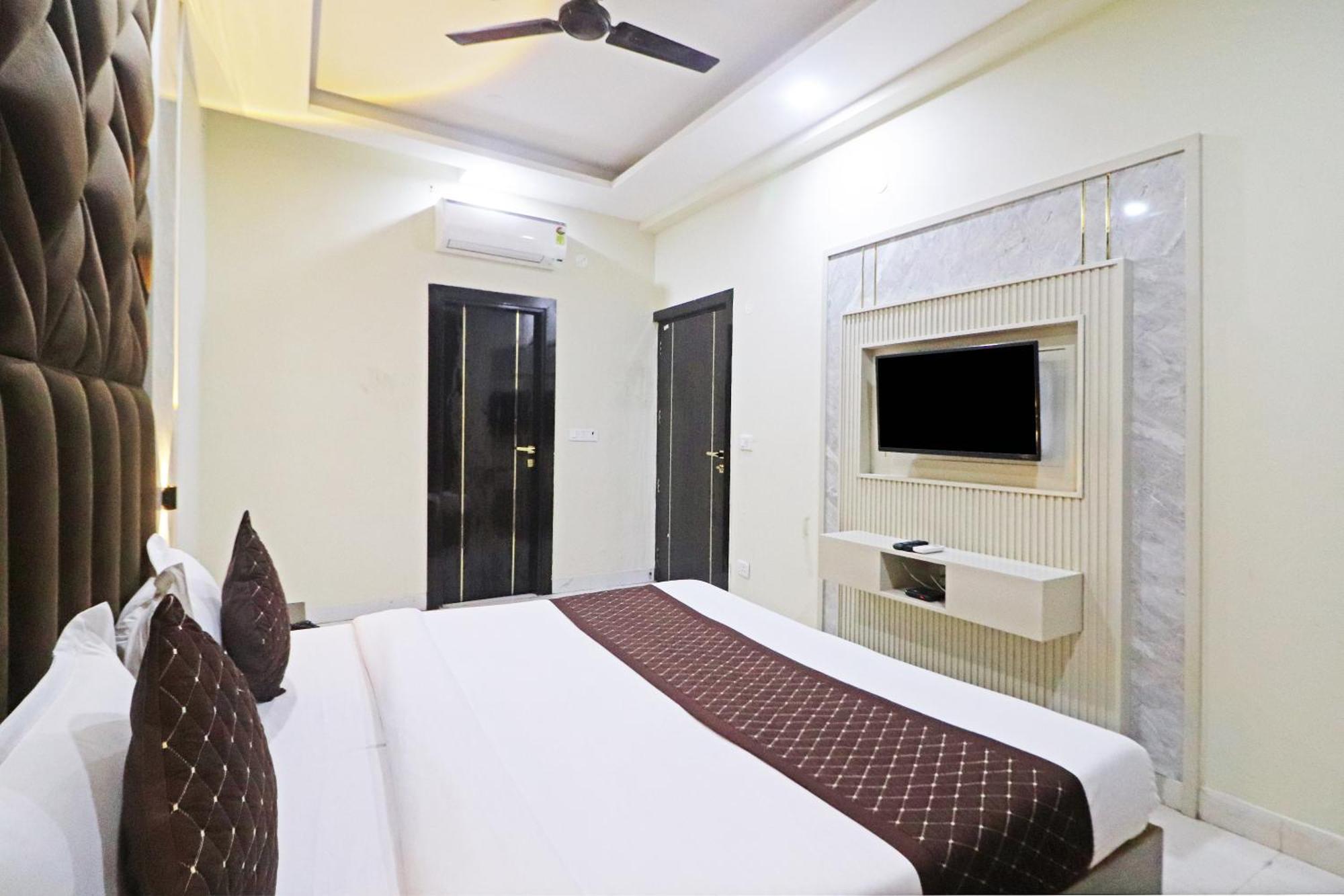 Hotel Grand Qubic Near Delhi Airport New Delhi Exteriör bild