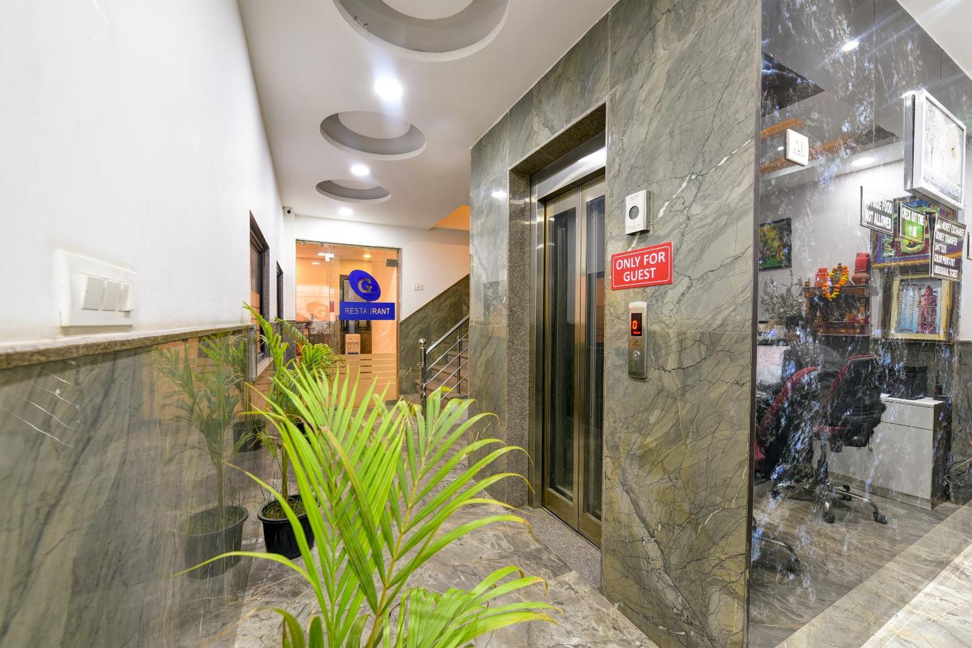 Hotel Grand Qubic Near Delhi Airport New Delhi Exteriör bild